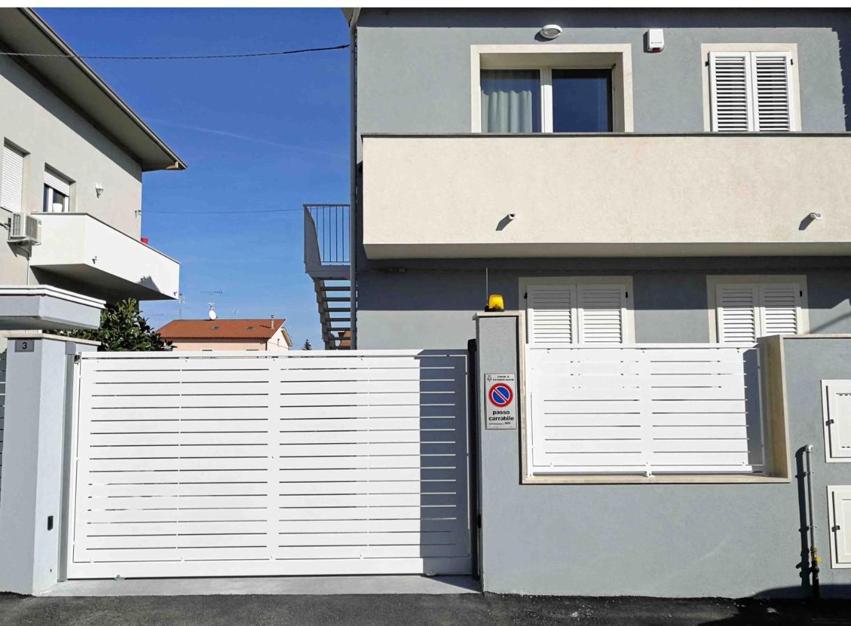 Bed and Breakfast Alcivico3 Civitanova Marche Exterior foto